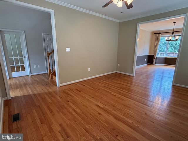 2242 W GREENLEAF DR W, Frederick, MD 21702