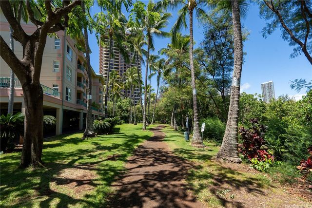 1080 Ala Napunani Street 108, Honolulu, HI 96818