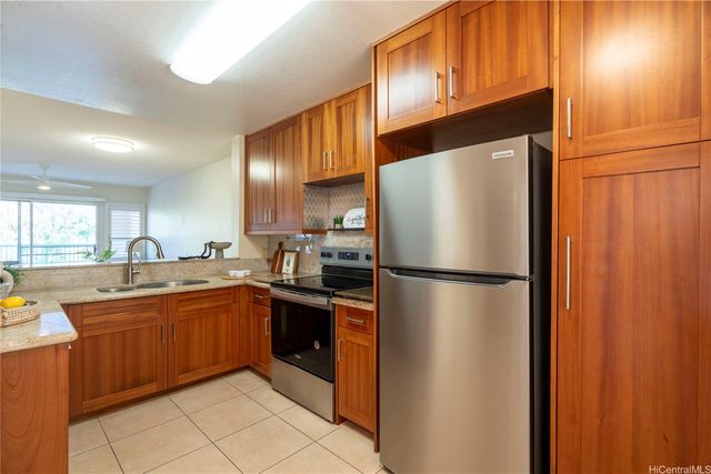 1080 Ala Napunani Street 108, Honolulu, HI 96818