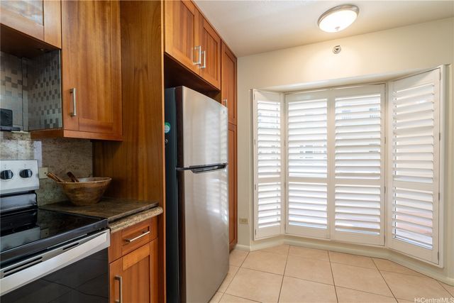 1080 Ala Napunani Street 108, Honolulu, HI 96818