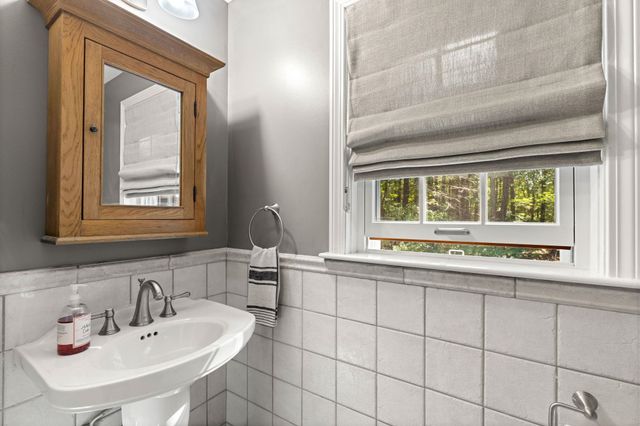 370 FW Hartford Drive, Portsmouth, NH 03801