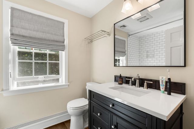 370 FW Hartford Drive, Portsmouth, NH 03801