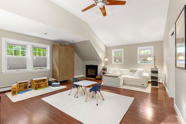 370 FW Hartford Drive, Portsmouth, NH 03801