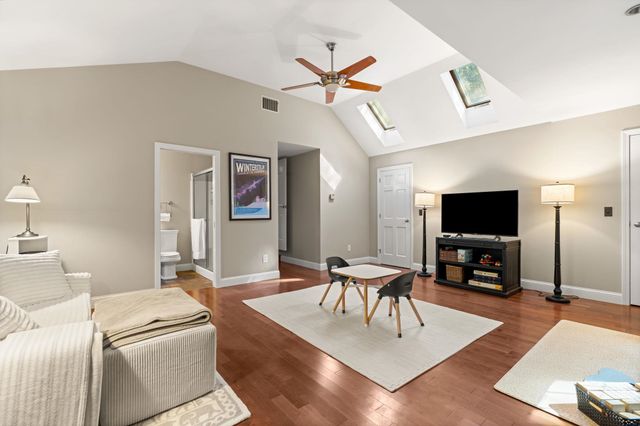 370 FW Hartford Drive, Portsmouth, NH 03801