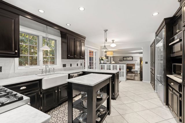 370 FW Hartford Drive, Portsmouth, NH 03801