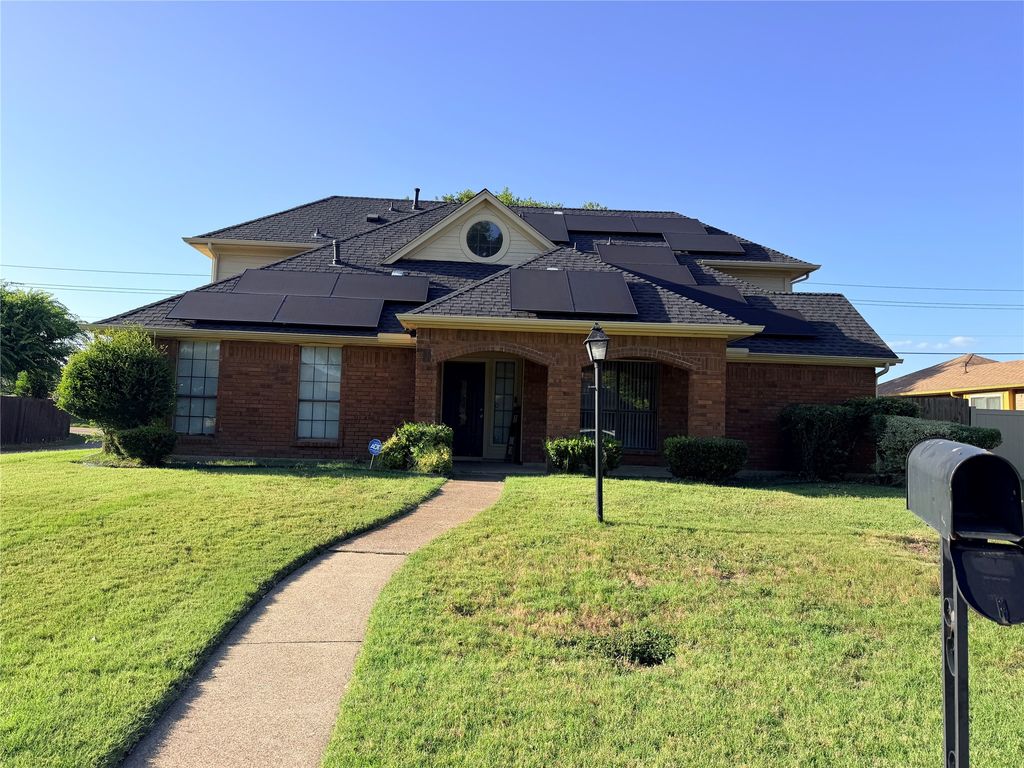 916 Manor Drive, Desoto, TX 75115