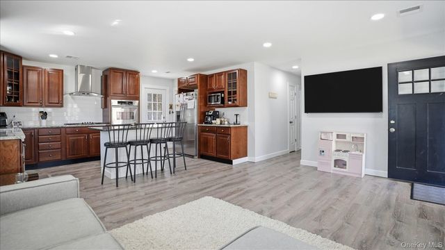 130 Beaver Dam Road, Brookhaven, NY 11719