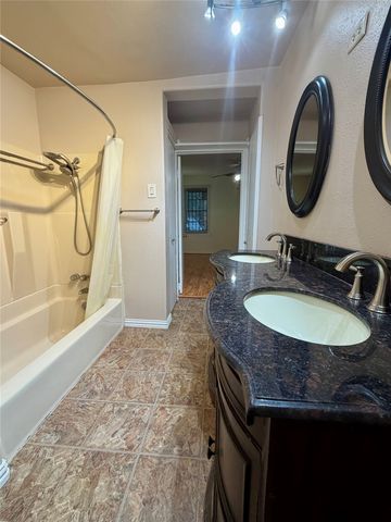 611 Crestside Dr Drive, Duncanville, TX 75137