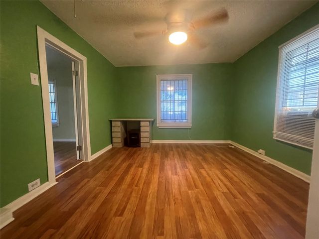 611 Crestside Dr Drive, Duncanville, TX 75137