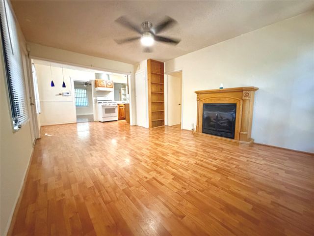 611 Crestside Dr Drive, Duncanville, TX 75137