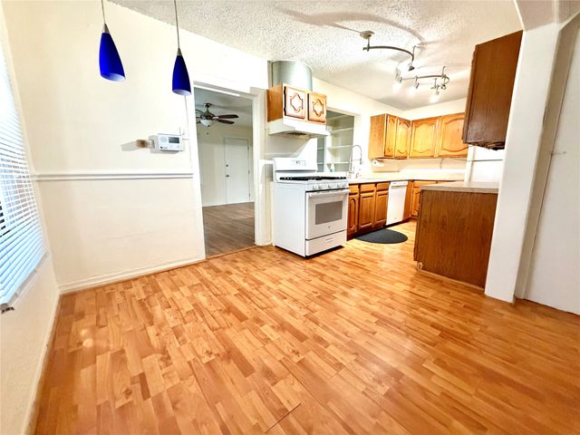 611 Crestside Dr Drive, Duncanville, TX 75137