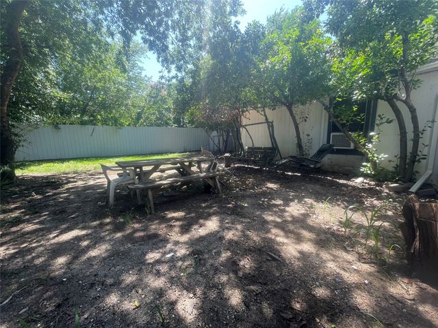 611 Crestside Dr Drive, Duncanville, TX 75137