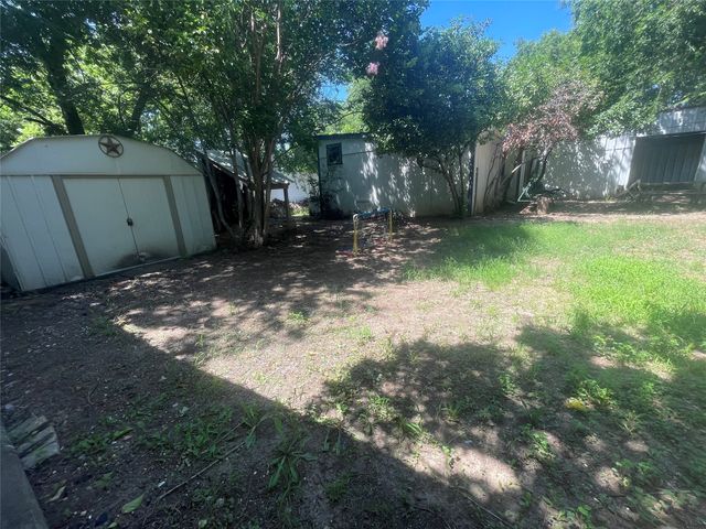 611 Crestside Dr Drive, Duncanville, TX 75137
