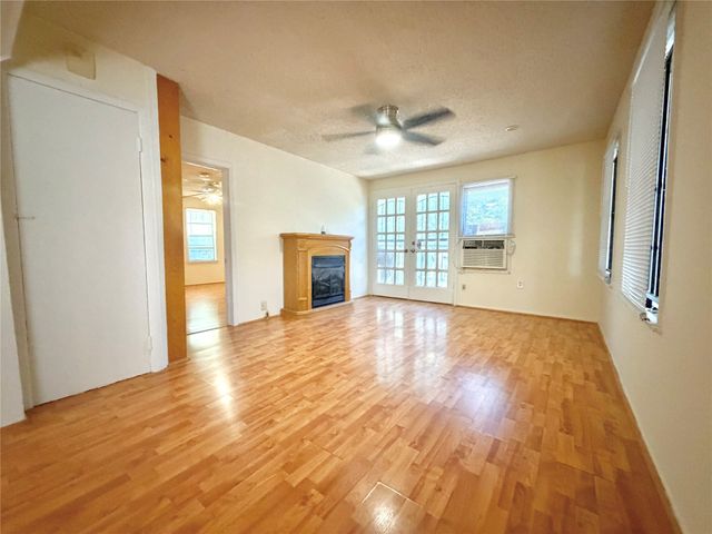 611 Crestside Dr Drive, Duncanville, TX 75137