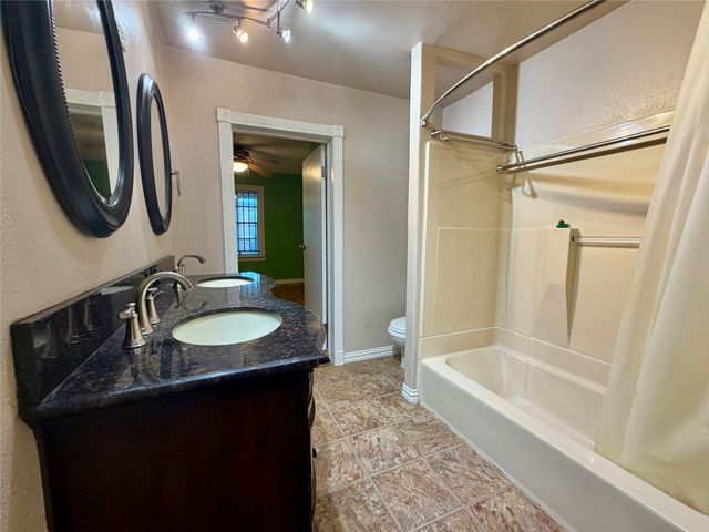 611 Crestside Dr Drive, Duncanville, TX 75137