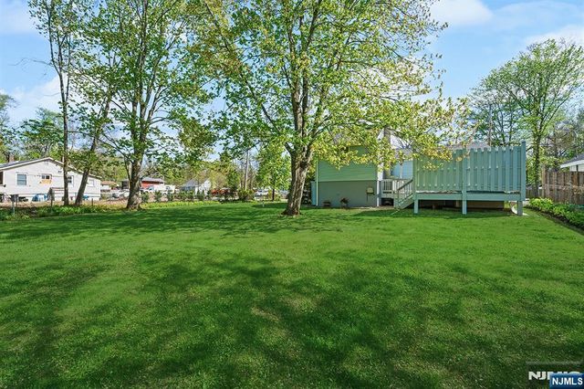 20 Madelyn Avenue, West Milford, NJ 07480