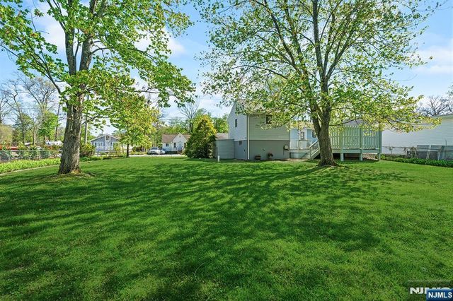 20 Madelyn Avenue, West Milford, NJ 07480