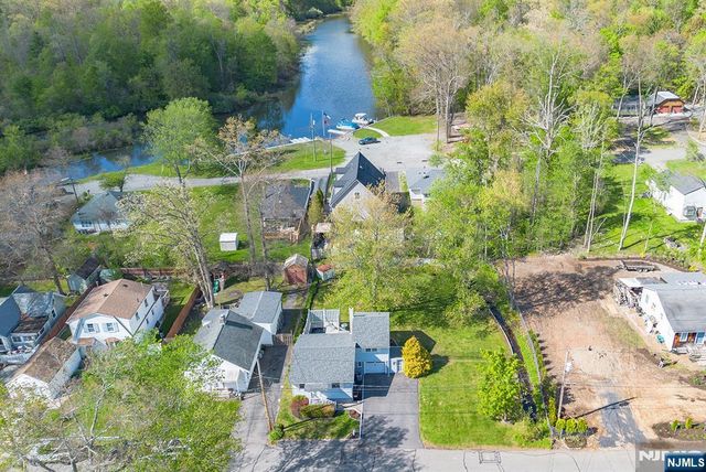 20 Madelyn Avenue, West Milford, NJ 07480