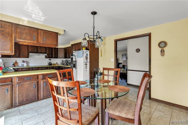 32 Brookedge Road, Cheektowaga, NY 14043