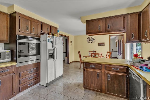 32 Brookedge Road, Cheektowaga, NY 14043