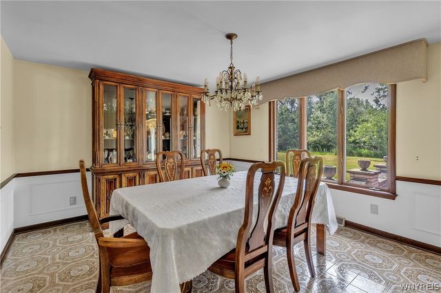 32 Brookedge Road, Cheektowaga, NY 14043