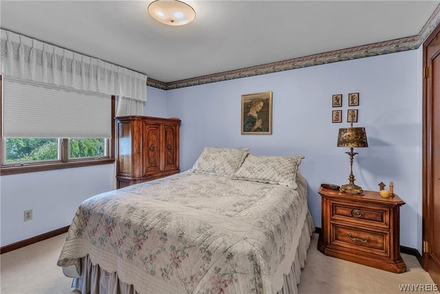 32 Brookedge Road, Cheektowaga, NY 14043