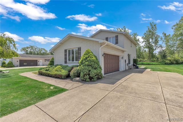 32 Brookedge Road, Cheektowaga, NY 14043