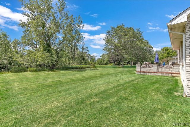 32 Brookedge Road, Cheektowaga, NY 14043