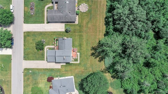 32 Brookedge Road, Cheektowaga, NY 14043