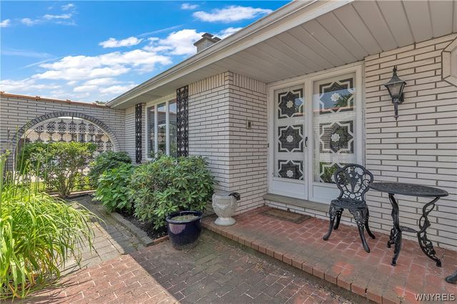 32 Brookedge Road, Cheektowaga, NY 14043