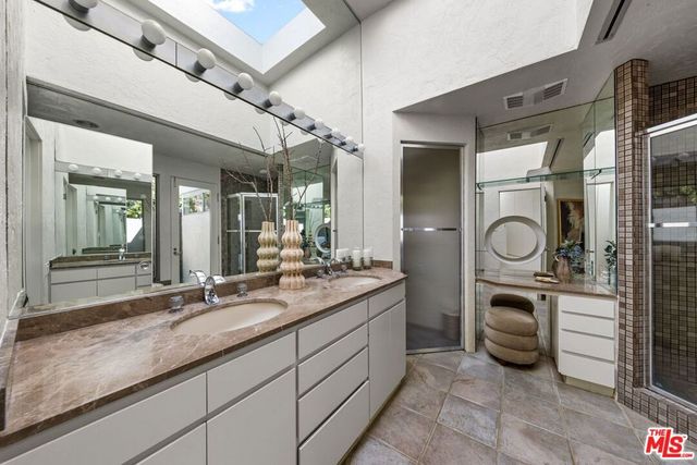 12316 16th Helena Drive, Los Angeles, CA 90049