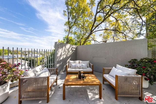 12316 16th Helena Drive, Los Angeles, CA 90049