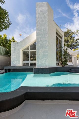 12316 16th Helena Drive, Los Angeles, CA 90049