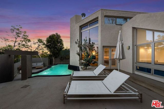 12316 16th Helena Drive, Los Angeles, CA 90049