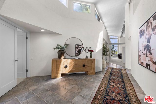 12316 16th Helena Drive, Los Angeles, CA 90049