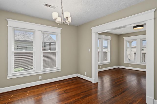 1721 Airline Drive, Houston, TX 77009