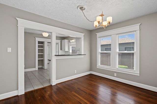 1721 Airline Drive, Houston, TX 77009