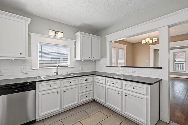 1721 Airline Drive, Houston, TX 77009