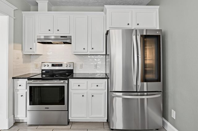 1721 Airline Drive, Houston, TX 77009