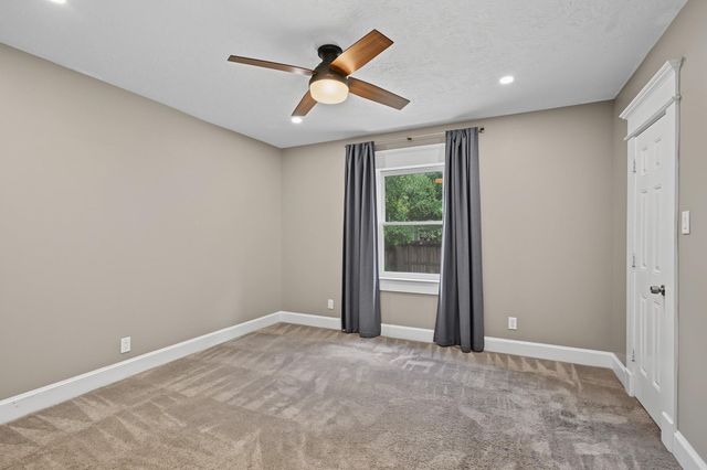 1721 Airline Drive, Houston, TX 77009