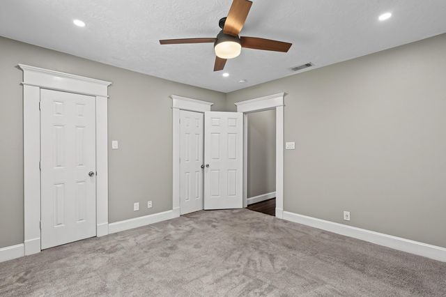 1721 Airline Drive, Houston, TX 77009