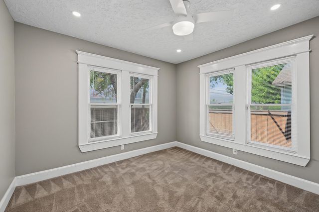 1721 Airline Drive, Houston, TX 77009