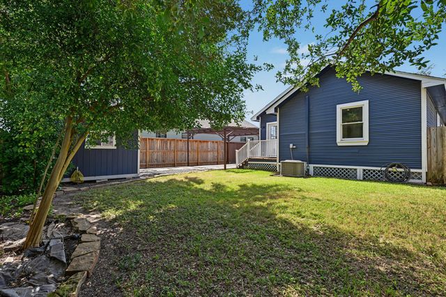 1721 Airline Drive, Houston, TX 77009