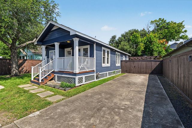 1721 Airline Drive, Houston, TX 77009
