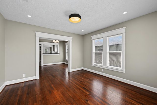 1721 Airline Drive, Houston, TX 77009