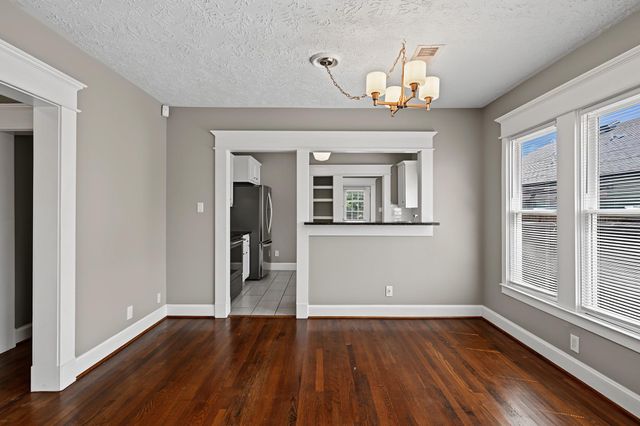 1721 Airline Drive, Houston, TX 77009