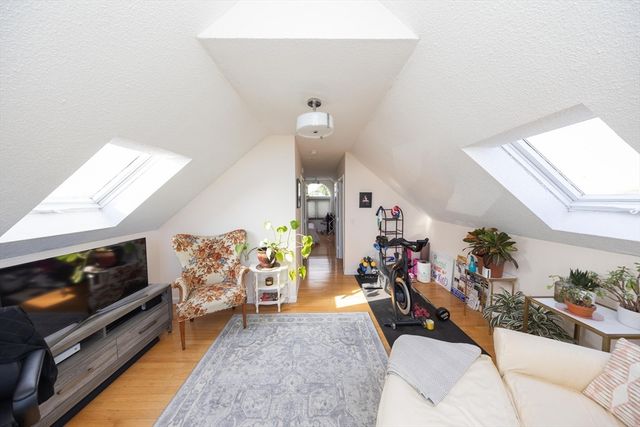 7 Elgin, Warwick, RI 02889