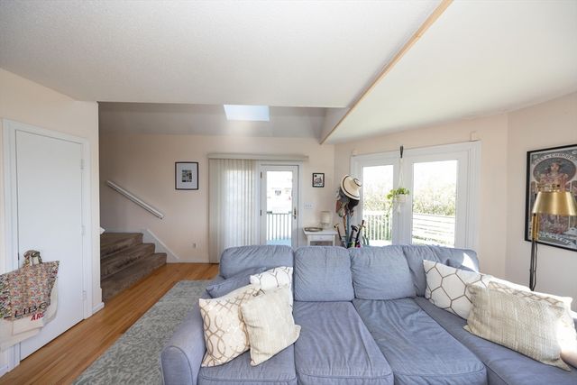 7 Elgin, Warwick, RI 02889