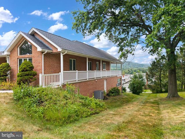 5418 5TH AVE, Altoona, PA 16602