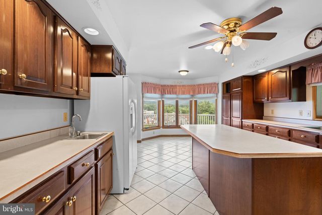 5418 5TH AVE, Altoona, PA 16602